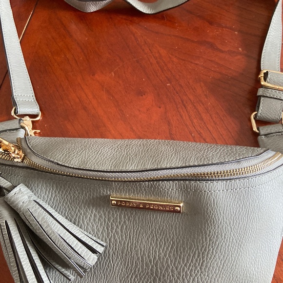 Poppy and Peonies Gray crossbody purse - Picture 1 of 4